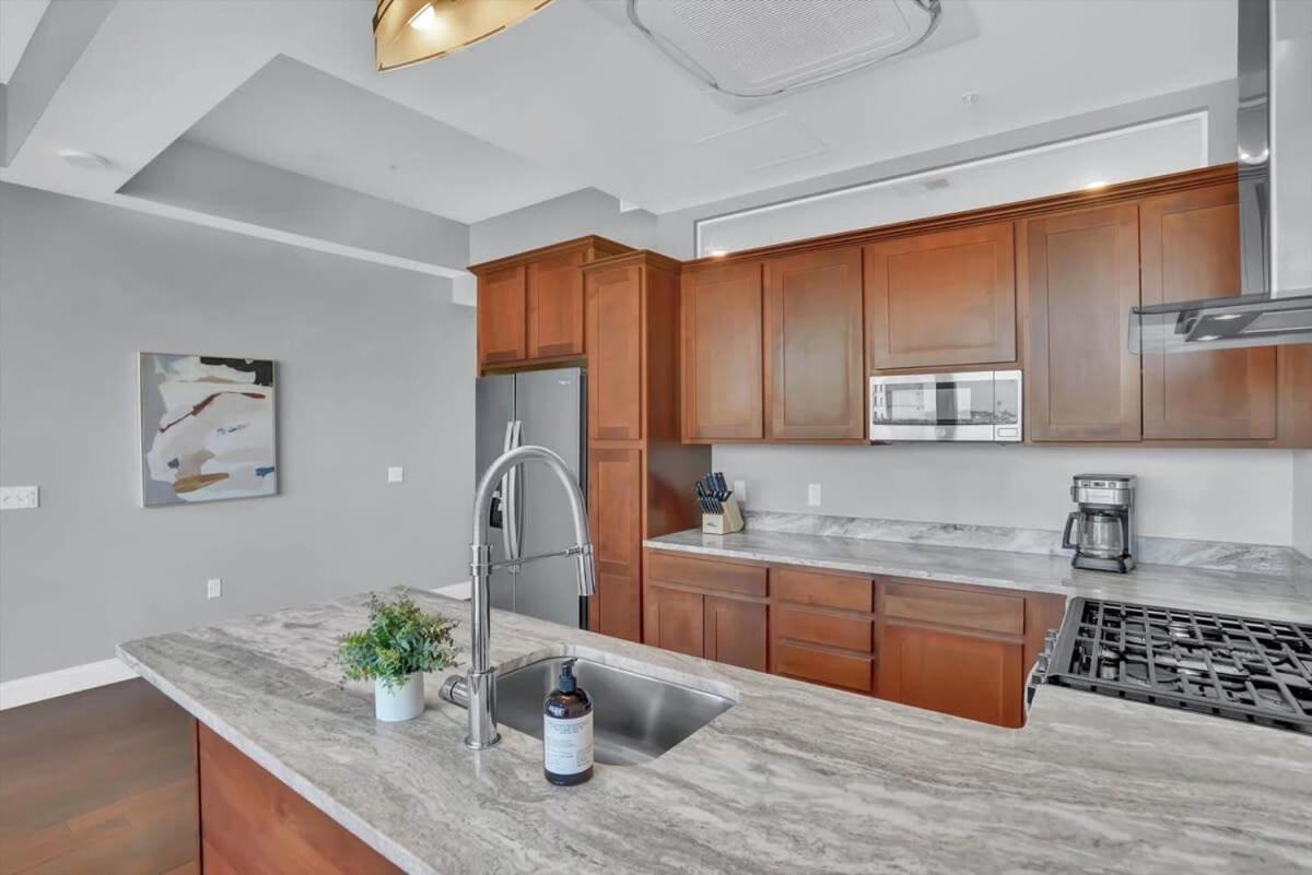 Cozysuites Posh 1Br, Ppg Paints Arena, Pitts Pittsburgh Bagian luar foto
