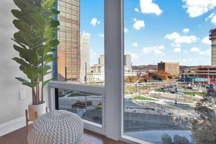Cozysuites Posh 1Br, Ppg Paints Arena, Pitts Pittsburgh Bagian luar foto